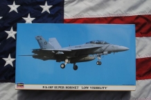 images/productimages/small/FA-18F SUPER HORNET LOW VISIBILITY Hasegawa 00799 voor.jpg